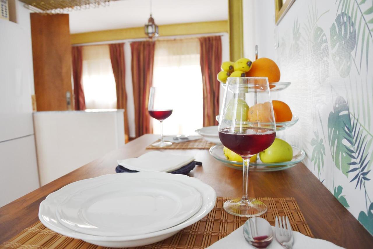 Puerta Real Apartamentos Sevilla Kültér fotó